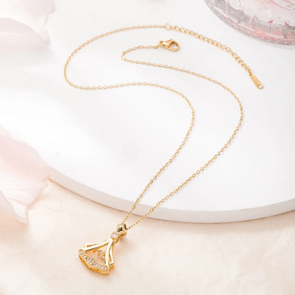 Elegant Diamond Necklace | قلادة ألماس أنيقة